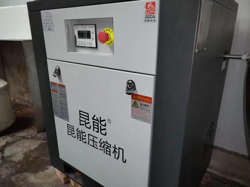 怎么快速鑒別成都空壓機(jī)潤(rùn)滑油是否需要更換？ 